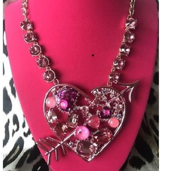 RARE Betsey Johnson heart and arrow necklace - Picture 1 of 1